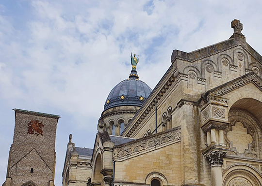 Offrir une messe à la Basilique Saint-Martin de Tours